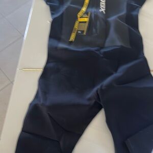 Men’s new w tags DBX Black Surf Wetsuit